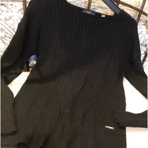 TAHARI ..black boatneck sweater NWT